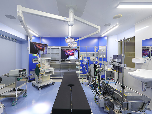 大阪ハイテクノロジー専門学校内に完成した「模擬手術室」