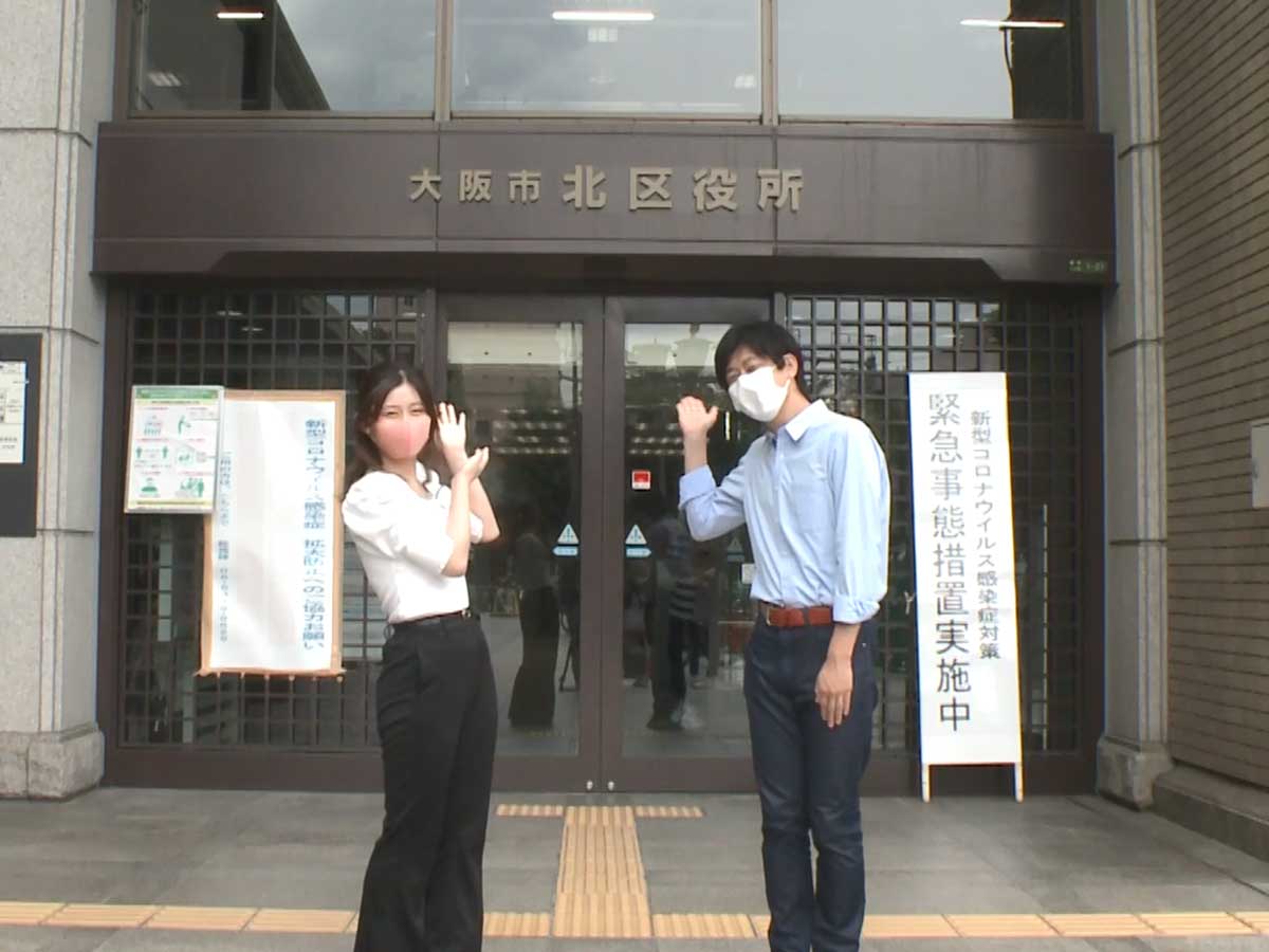 進行役の都筑裕平さん（右）と成田雪乃さん