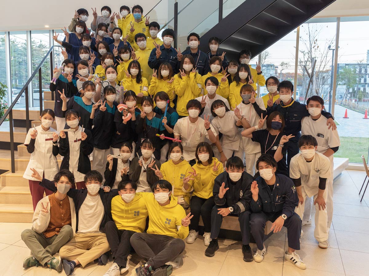 イベントに参加した札幌学院大と北海道ハイテク、本校の学生スタッフ